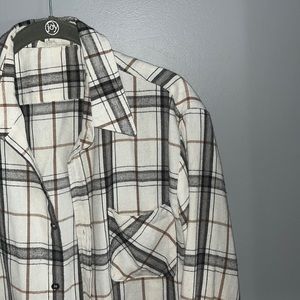 SUPER CUTE OVERSIZED FLANNEL